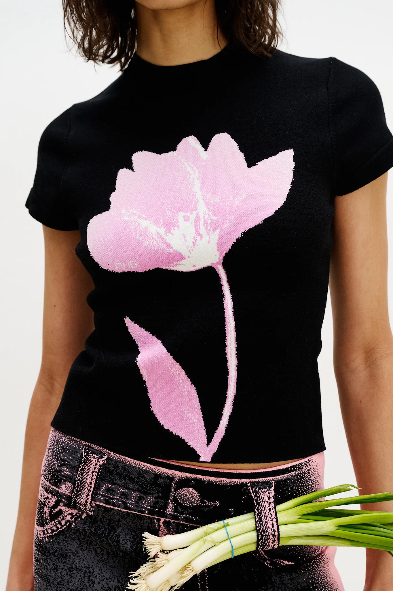 HANA UV REACTIVE FLOWER TSHIRT - Image 5