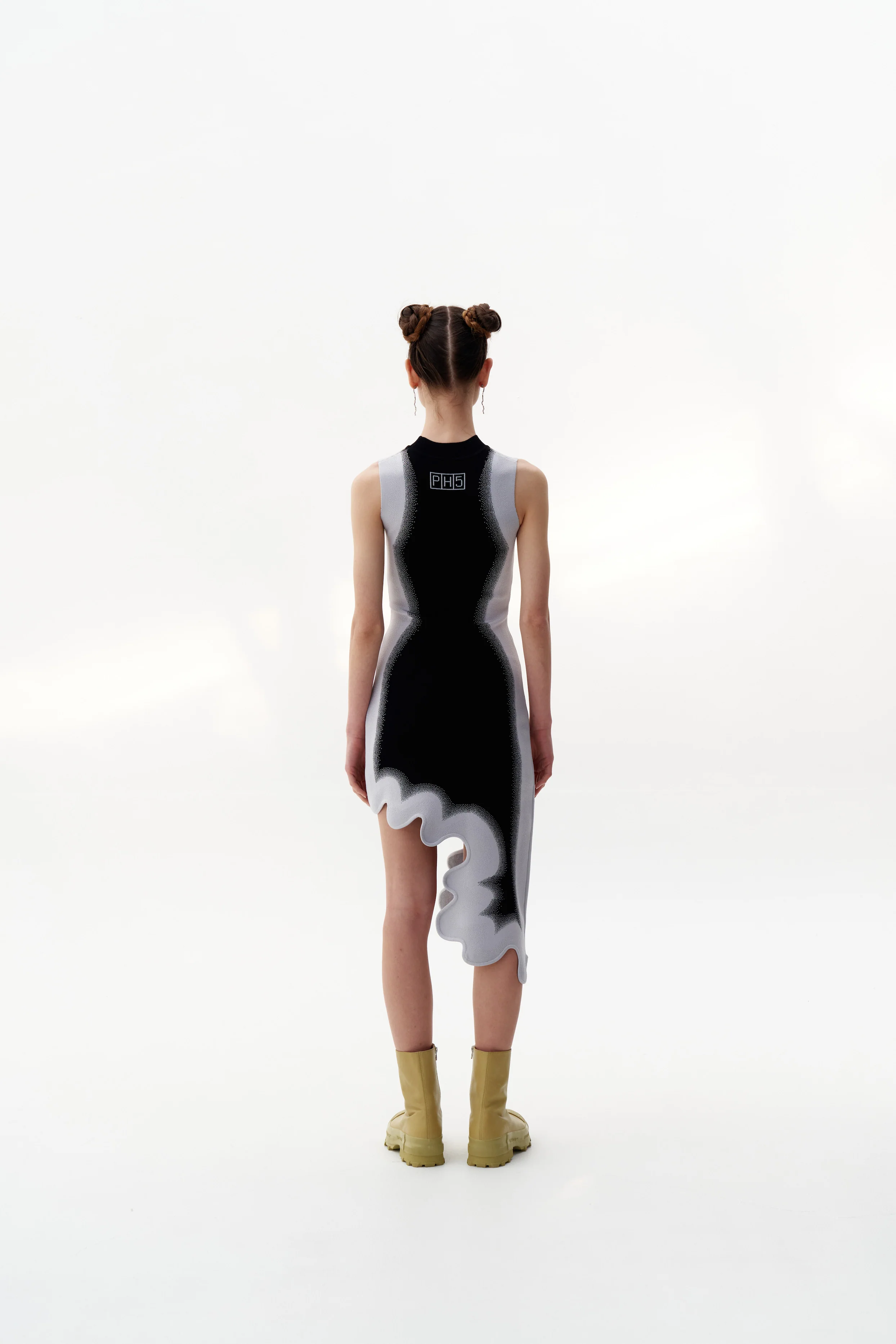 MIA SIGNATURE WAVY DRESS IN "SPRAY PRINT" - Image 3